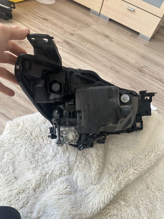 Фара мазда 2 full led в ідеальному стані