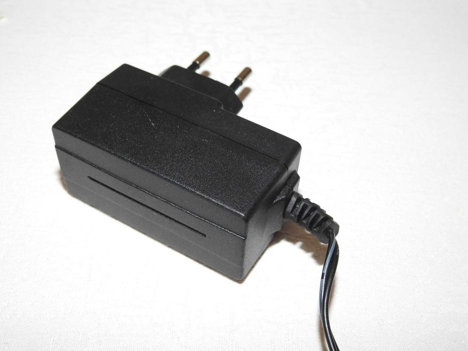 Zasilacz MV12-Y120100-C5 12V-1A