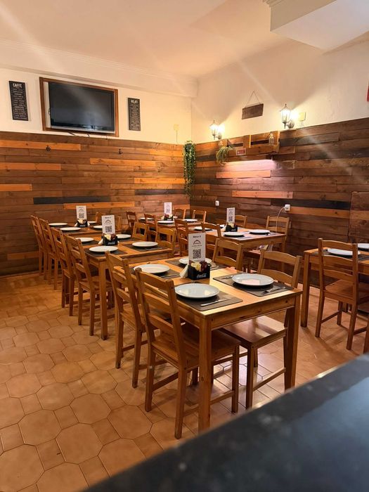 Trespasse Pizzaria na Avenida dos Moinhos, 26101-20, Alfragide