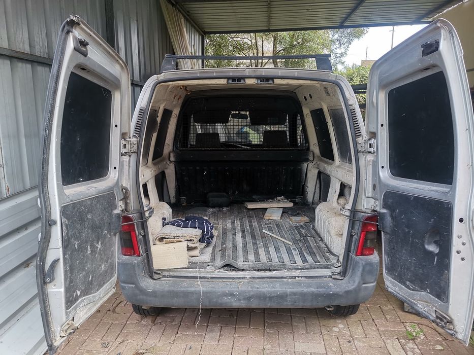 Berlingo 1.8d para restauro ou peças