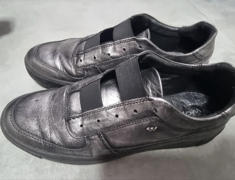 Piekne buty czarno srebrne roz 39 marki Wojas