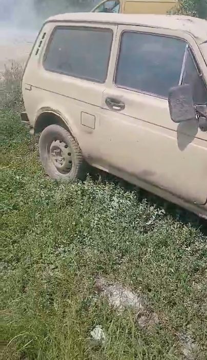 Нива  ваз 2121 на відновлення або по запчастинам