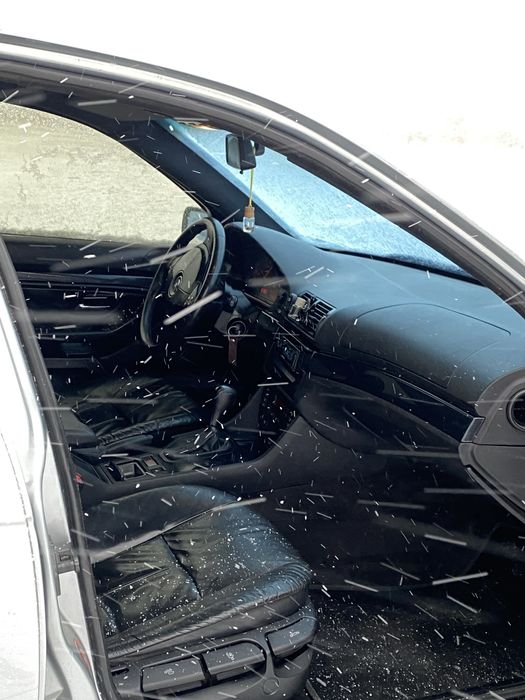 Продам е39 523І.