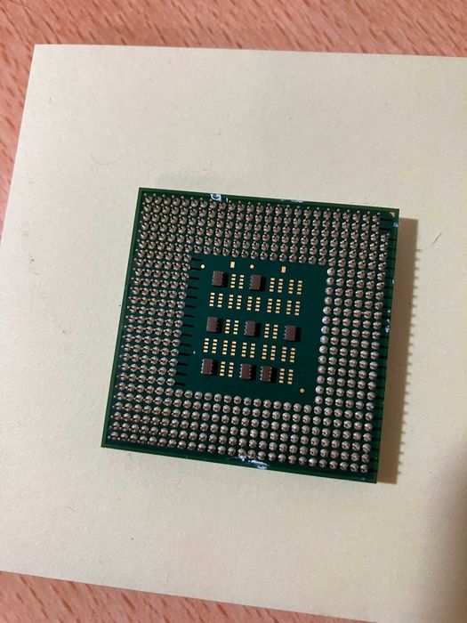Intel® Pentium® 4 - 1,70 GHz, cache 256 K, BUS 400 MHz64738893286786121