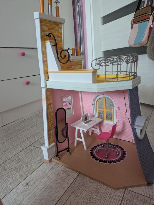 Domek Biedronka i Czarny Kot