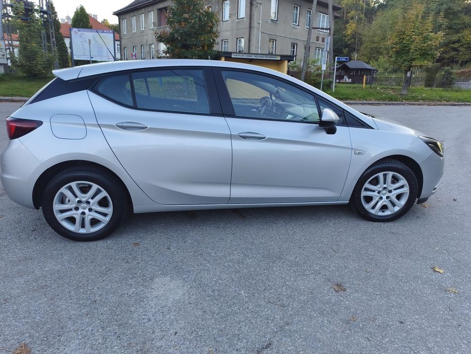 Sprzedam Opel Astra 2019