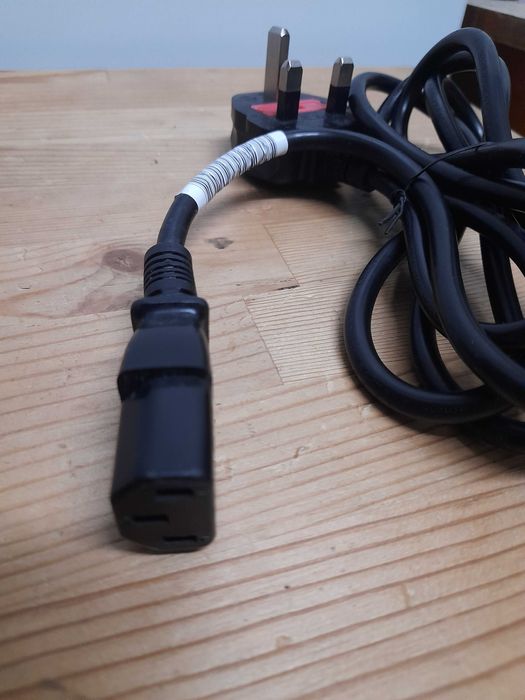 Cabo alimentação ficha inglesa
