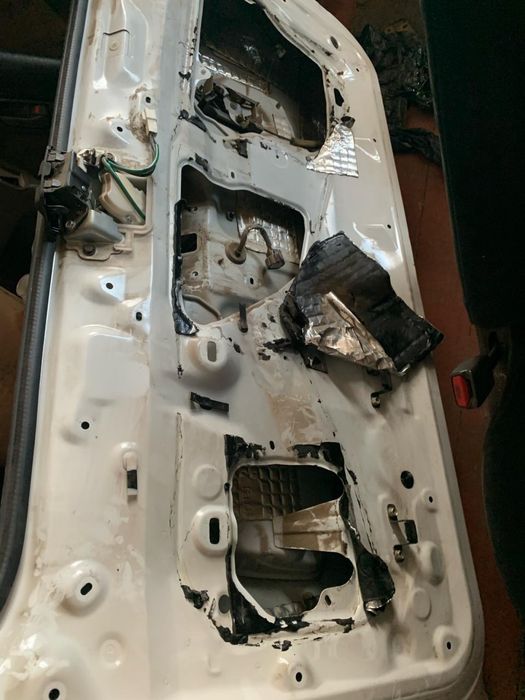 Кришка багажника Toyota Land Cruiser 150