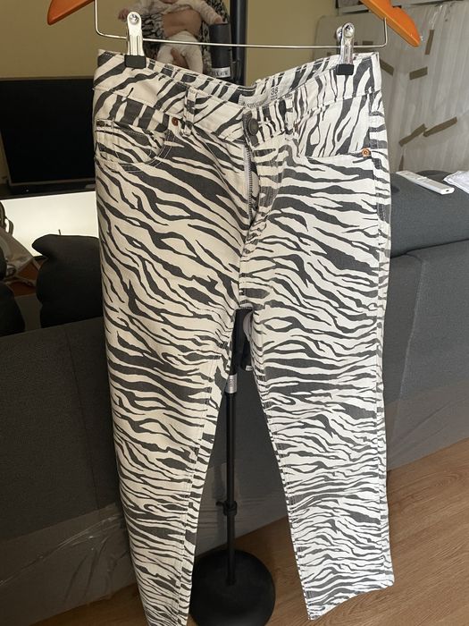 Calças padrao zebra Stradivarius