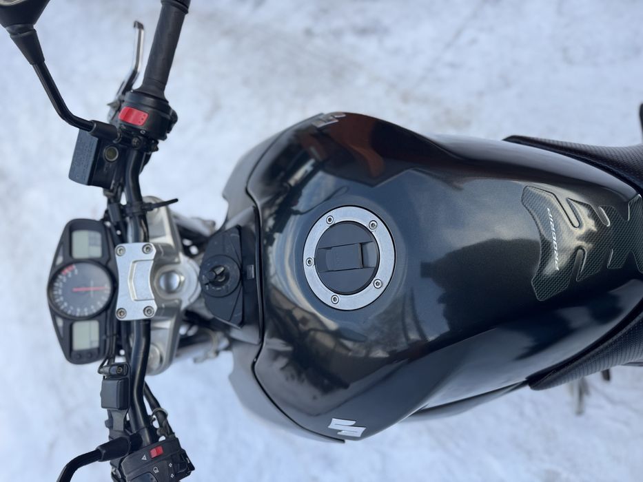 Японський мотоцикл Сузуки Suzuki GSR400 з Японіі