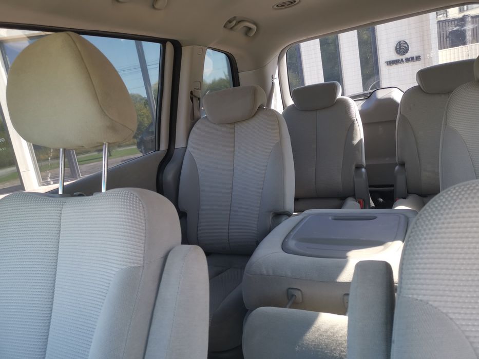 високий кросовер Kia Carnival 2008 2.9 TDI, 7 місць, лише 219 000 пробігу
