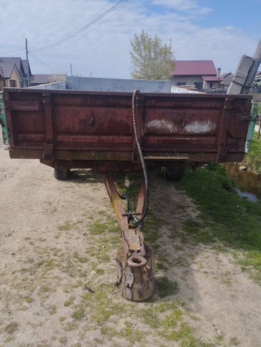 продам два прицепа за ціною 1