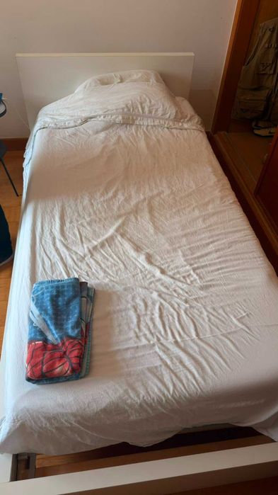 Cama de Solteiro com colção