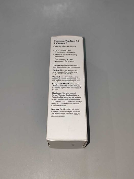 Serum Na Noc Carbon Theory Charcoal Tea Tree Oil & Vitamin E 30ML Nowe