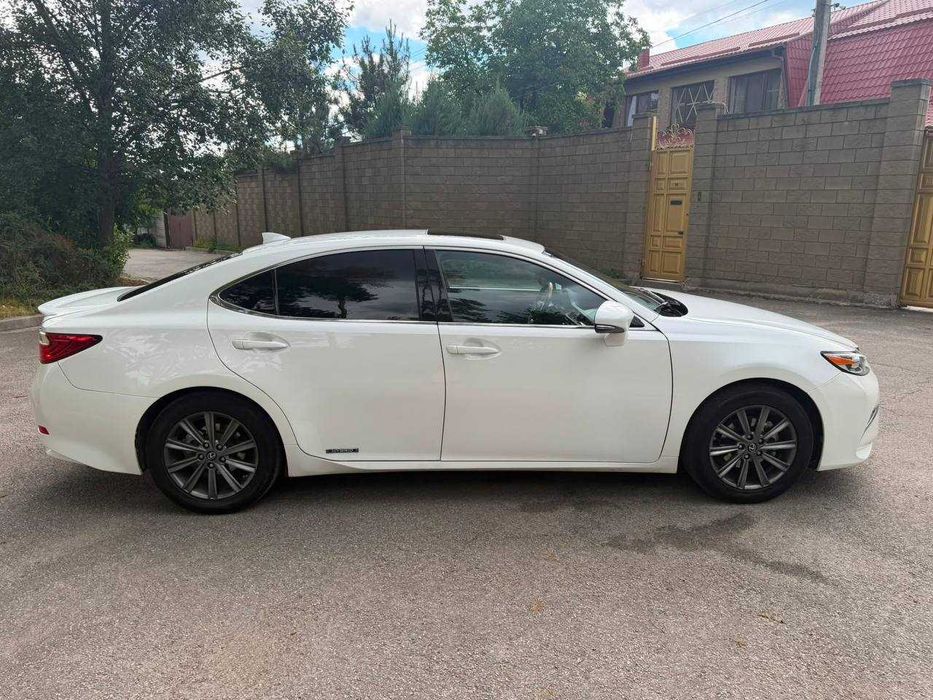 Lexus ES 300h | 2015 рік | Гібрид + ГБО | Автомат