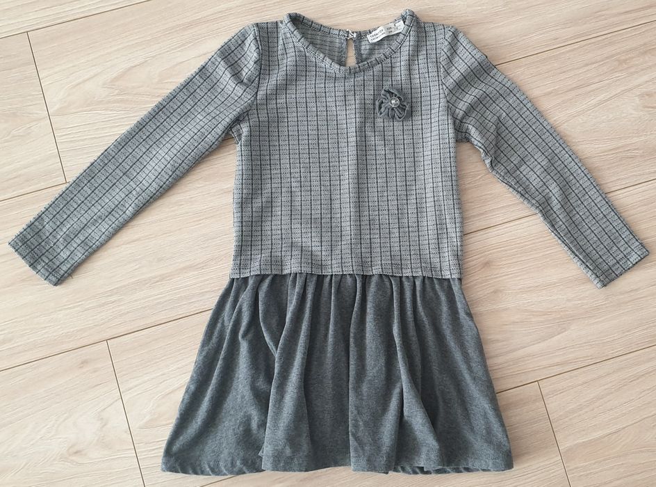 Elegancka szara sukienka roz.116