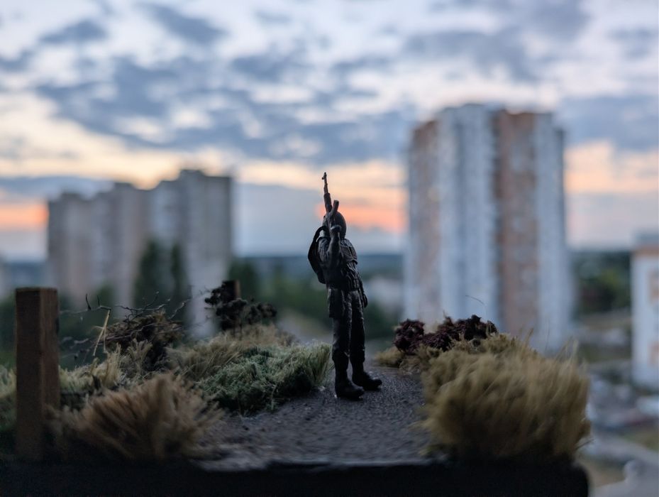 Фигурка сталкер "Долг" с подставкой. Фігурка сталкера «Борг» із підставкою
Переведи на украинский