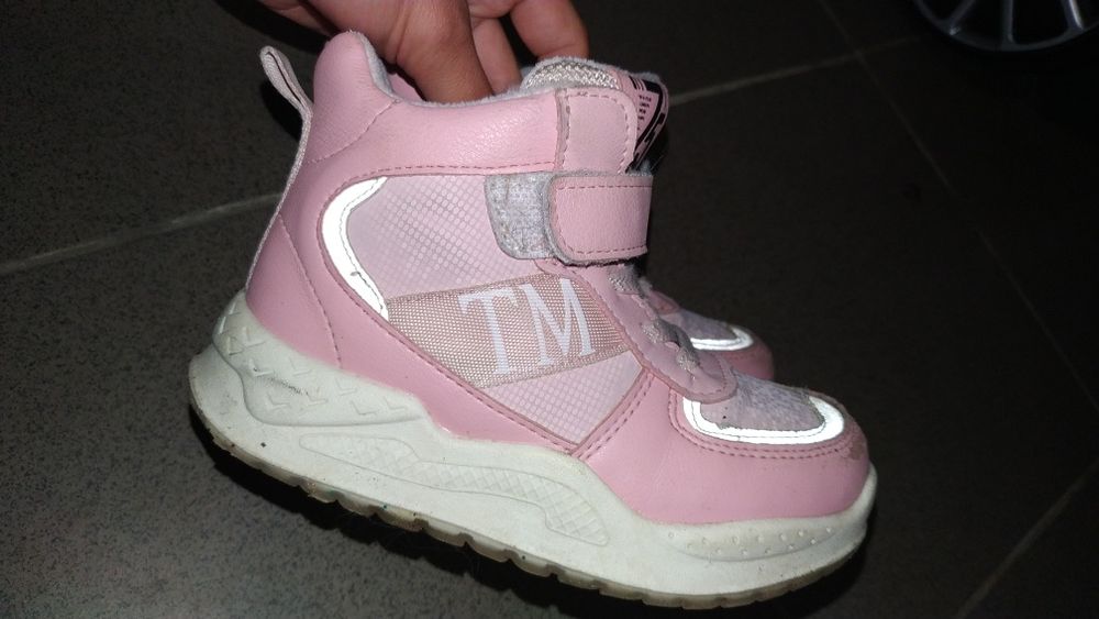 Кросівки та ботіночки