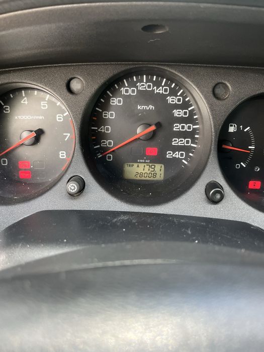 Продаю авто 1.8 мотор втек їде добре,