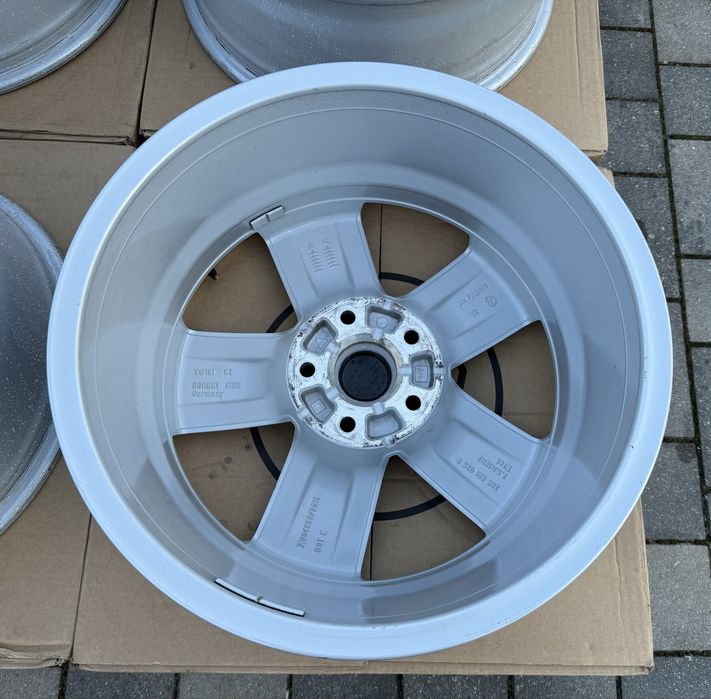 Felgi Volkswagen T5 T6 Multivan Amarok Man Crafter 18" 5x120 et45 7.5J