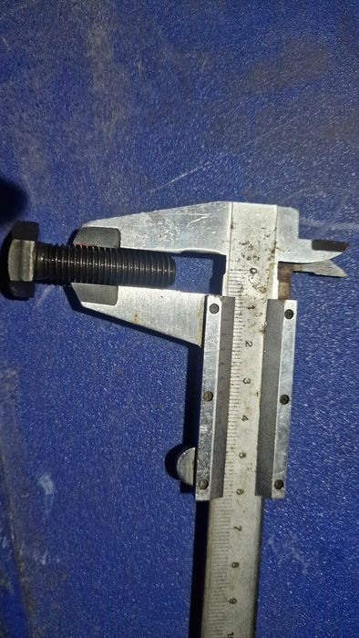 śruby na wagę 12.9 m10 x35 SBE