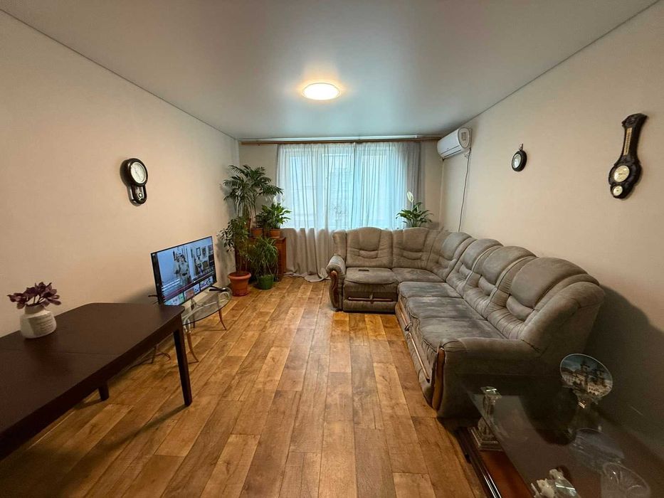 Простора 3 кім. кв з шикарним видом моря!