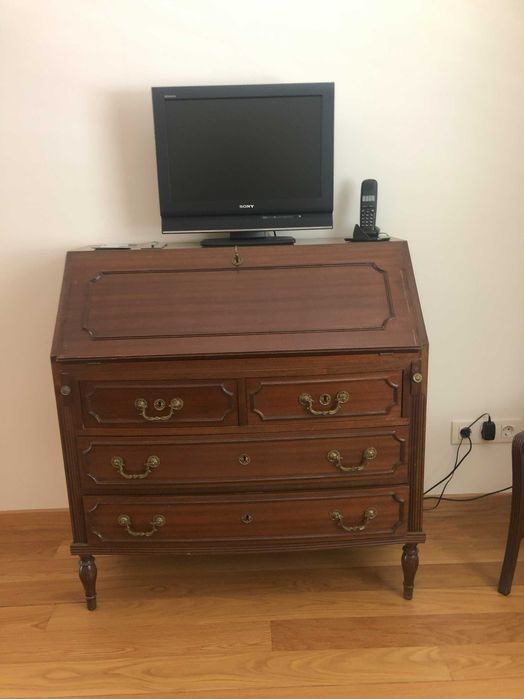 Escrivaninha c/ Cadeira