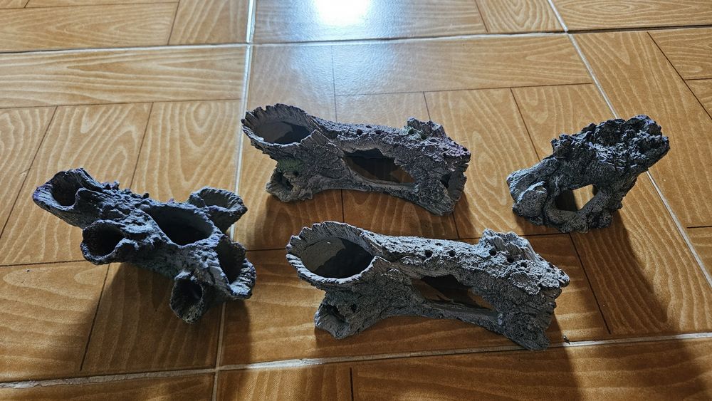 4 Troncos de Plástico para Decoração de Aquário