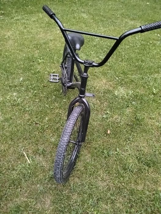 Witam mam na sprzedaż bmxa cena do negocjacji stan dobry.