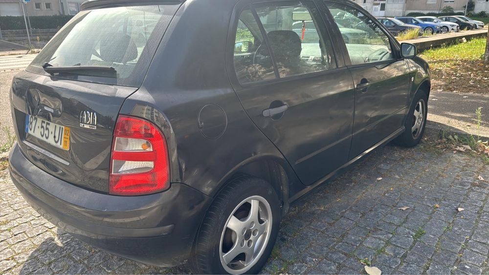 Skoda Fabia 1.2 apenas 100.000km