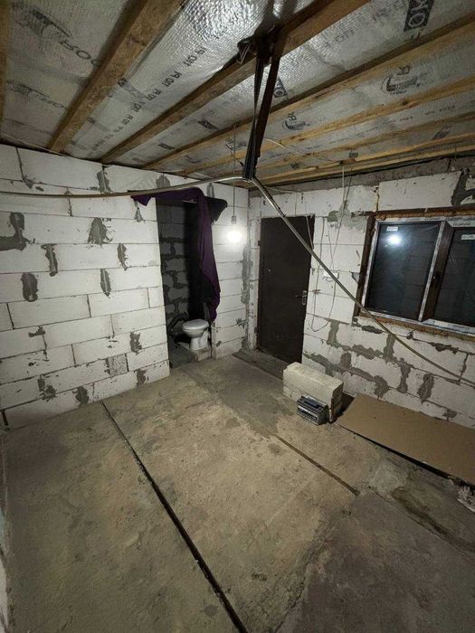 Продається 2 кімнатна квартира р -н Черьомушки без ремонта