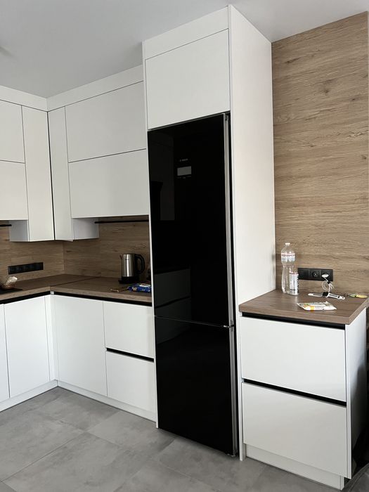 Сучасний будинок з готовим бізнесом у центрі міста.Без комісії.