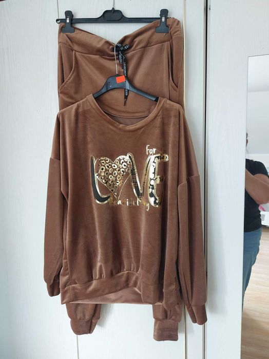 Dres welurowy nowy