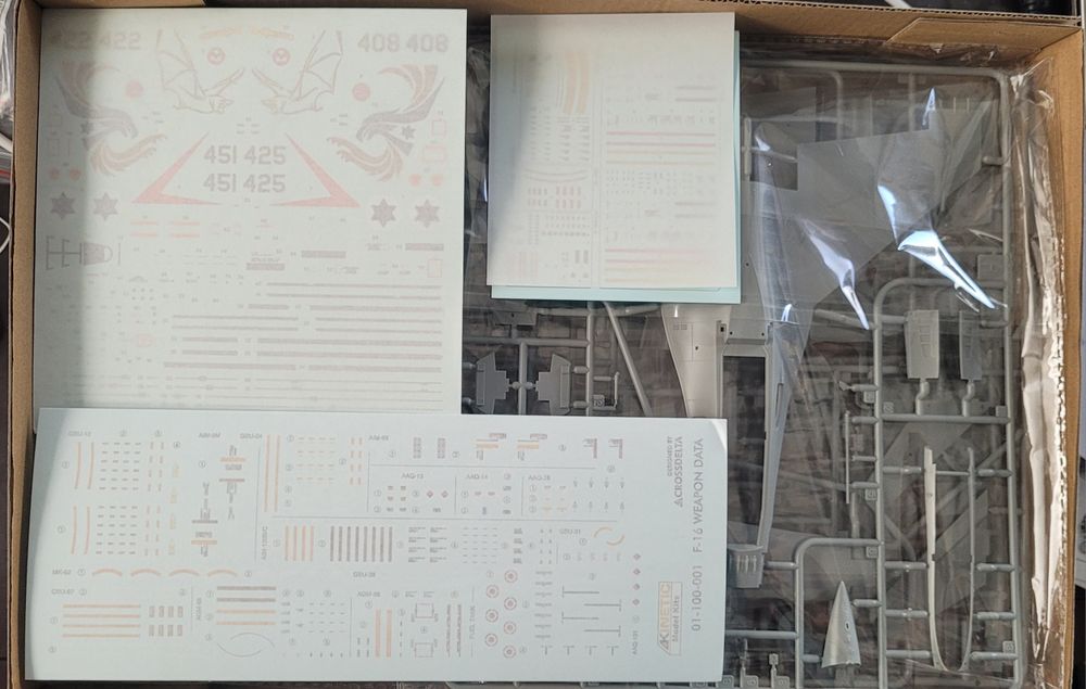 Kinetic Gold 1:48 F-16I Sufa kit modelismo