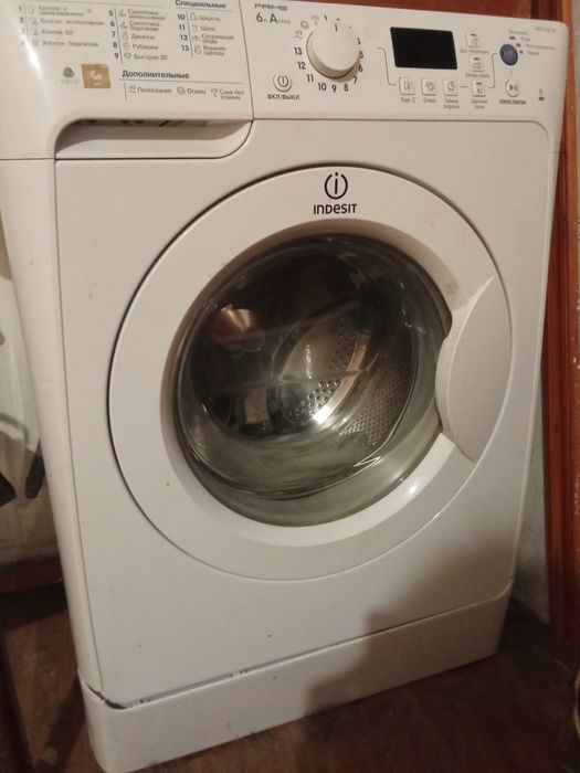 Продам стиральную машину Indesit