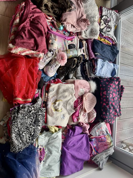 Duza paka ubran dla dziewczynki w wieku 8-9 lat