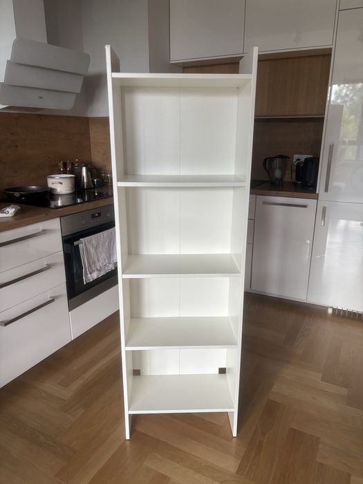 Biały regał stojący IKEA BAGGEBO 50x160 cm – stan bardzo dobry!