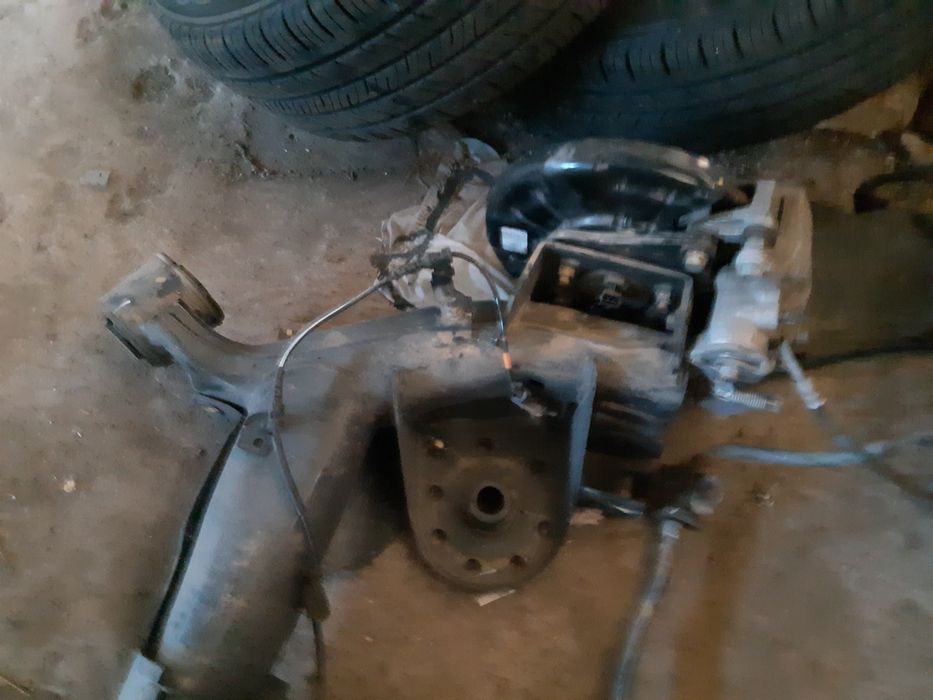 Задня балка кіа kia киа церато,cerato,forte 2004-2021