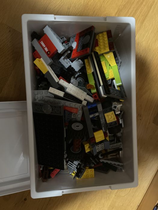 Legos Variados (Avião, Marvel, Carros)