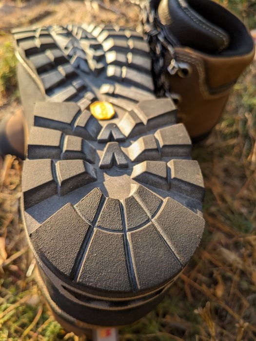 Garmont Dakota Lite GTX. Трекінгові черевики