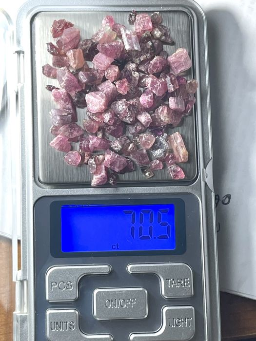 Turmalinas =102.5ct +Esmeraldas=40ct /+70,5ct outras