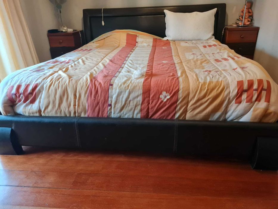 Cama de Casal com Estrado