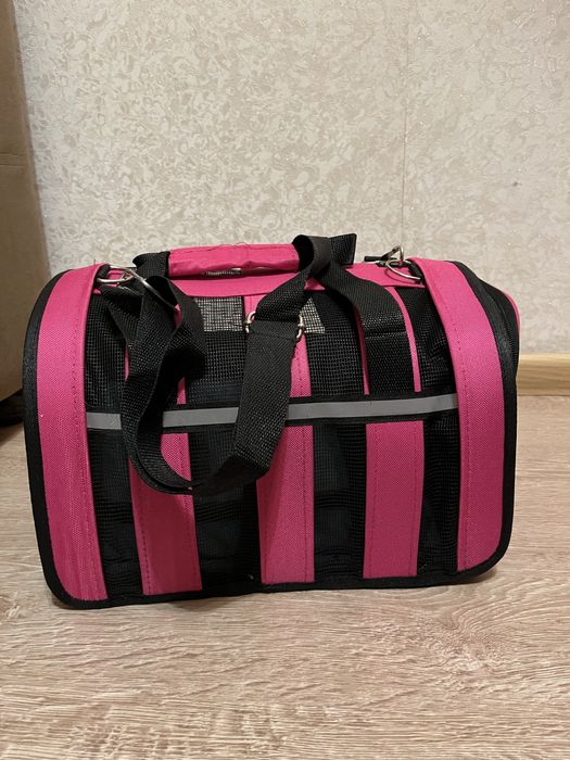 Продам переноску для маленькой собачки. Идеальное состояние.