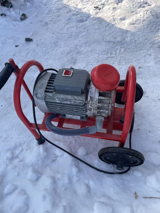 Доїльний апарат продам