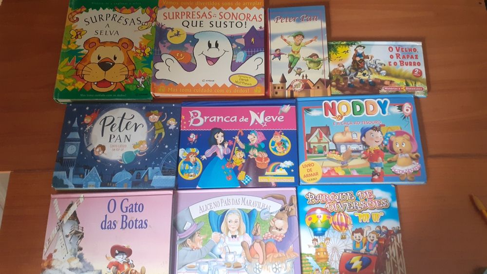 Literatura infantil com puzzles / Pop-up