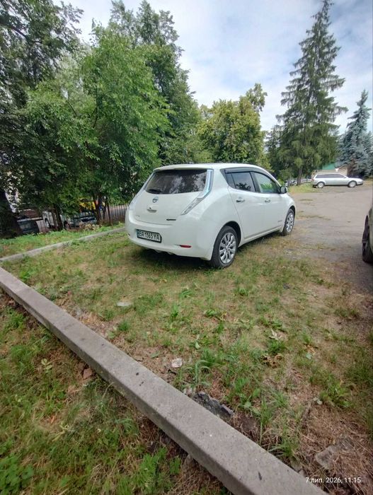 Продам Nissan Leaf 2014.