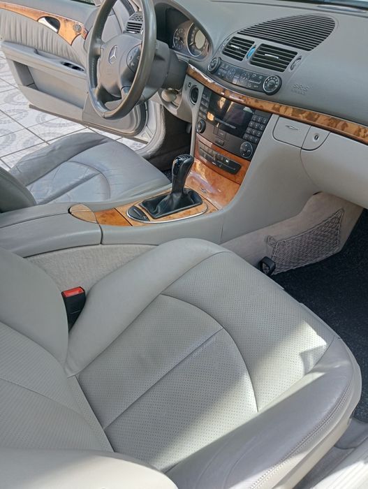 Mercedes Benz E220 W211