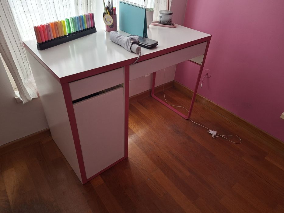 Secretária de estudo rosa  ikea