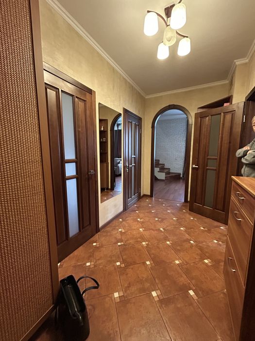 Будинок з ремонтом у Бучі.Гараж+альтанка. 6 соток