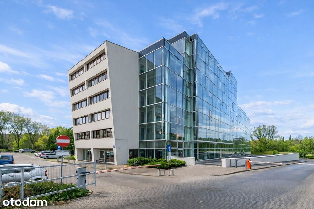 Tu zacumujesz na dłużej – Marina czeka z widokiem!